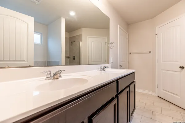 $2,250 | 2918 Lindenwood Run, San Antonio, TX 78245