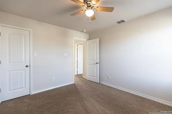 $2,250 | 2918 Lindenwood Run, San Antonio, TX 78245