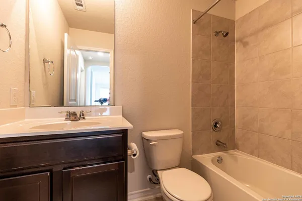 $2,250 | 2918 Lindenwood Run, San Antonio, TX 78245