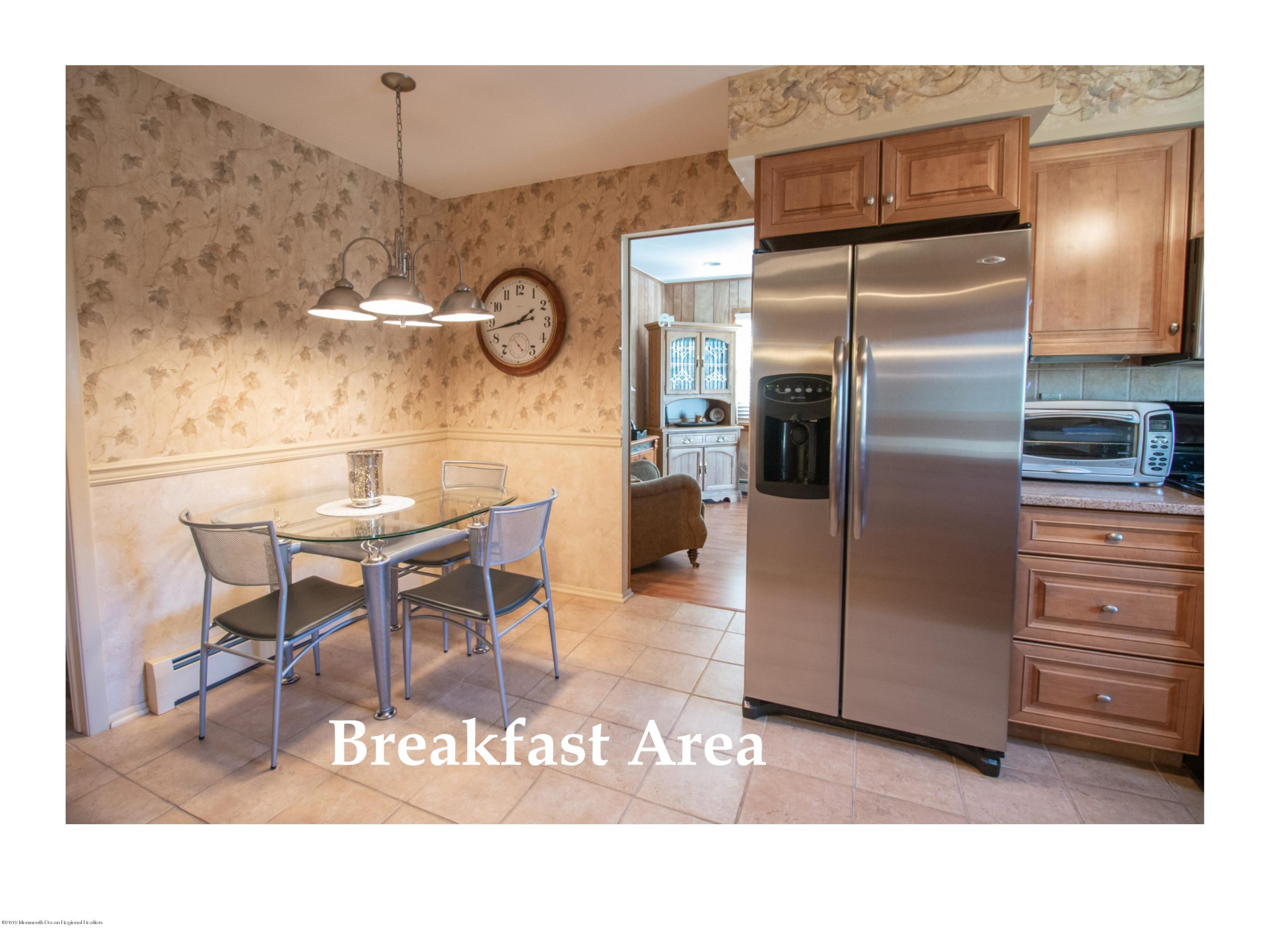 5 Norway Road Toms River, NJ 08757 - Photo 9 of 24 Breakfast Area