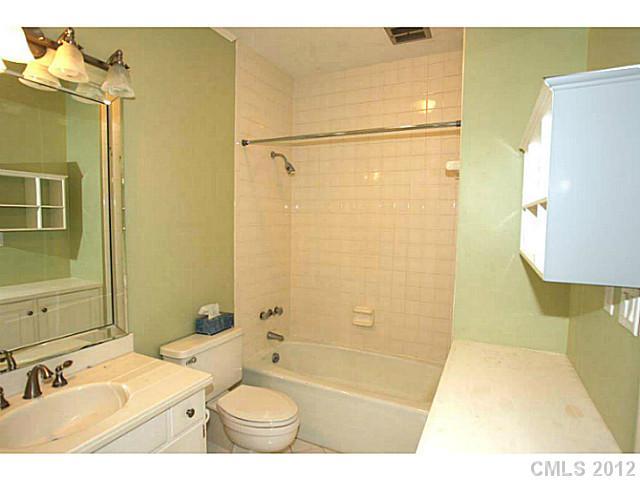 856 Cherokee Road, Unit K5 Charlotte, NC 28207 - Photo 12 of 13 Gallery Image 12