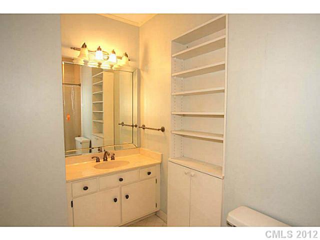 856 Cherokee Road, Unit K5 Charlotte, NC 28207 - Photo 10 of 13 Gallery Image 10