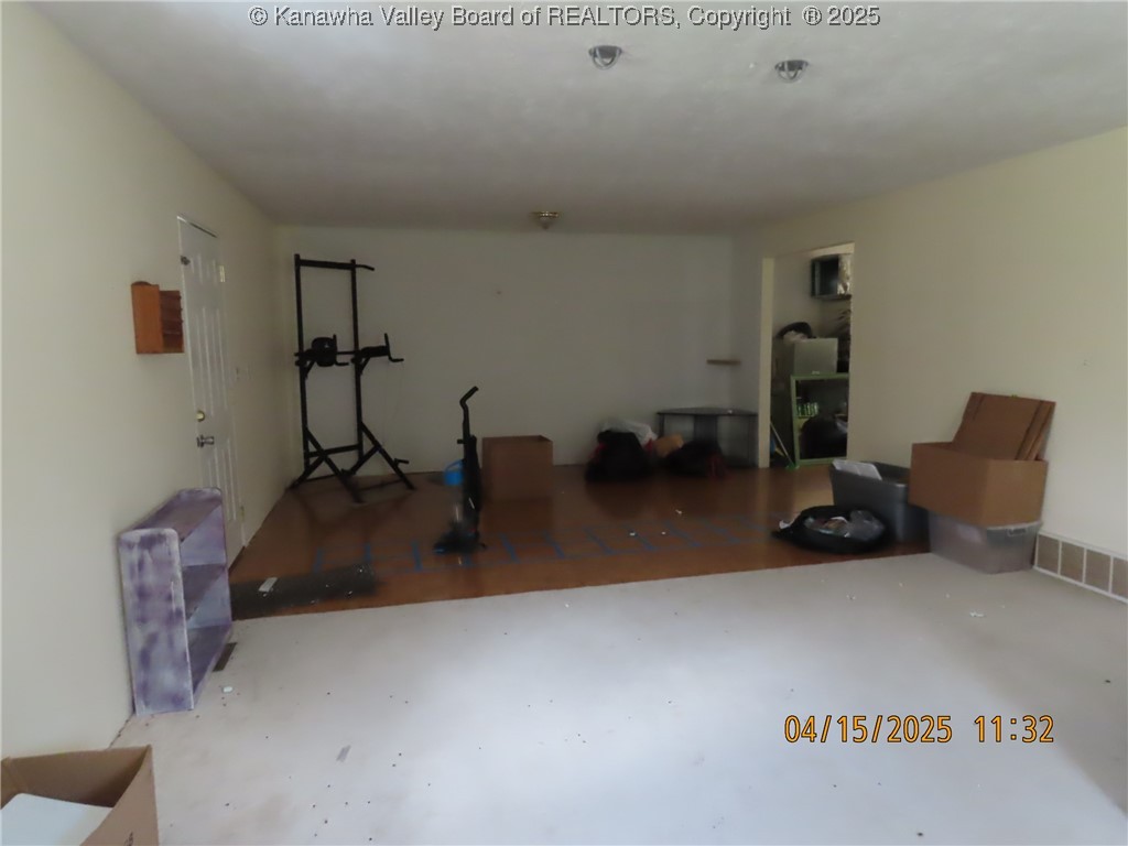 3321 Heizer Creek Road Poca, WV 25159 - Photo 4 of 9 Gallery Image 4
