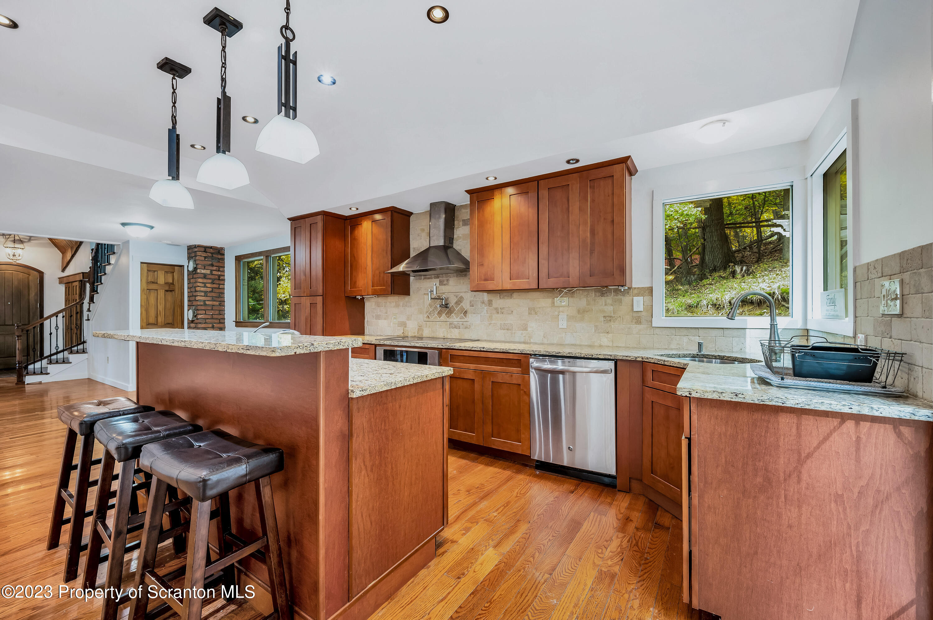 21 Ridge Street Dallas, PA 18612 - Photo 13 of 92