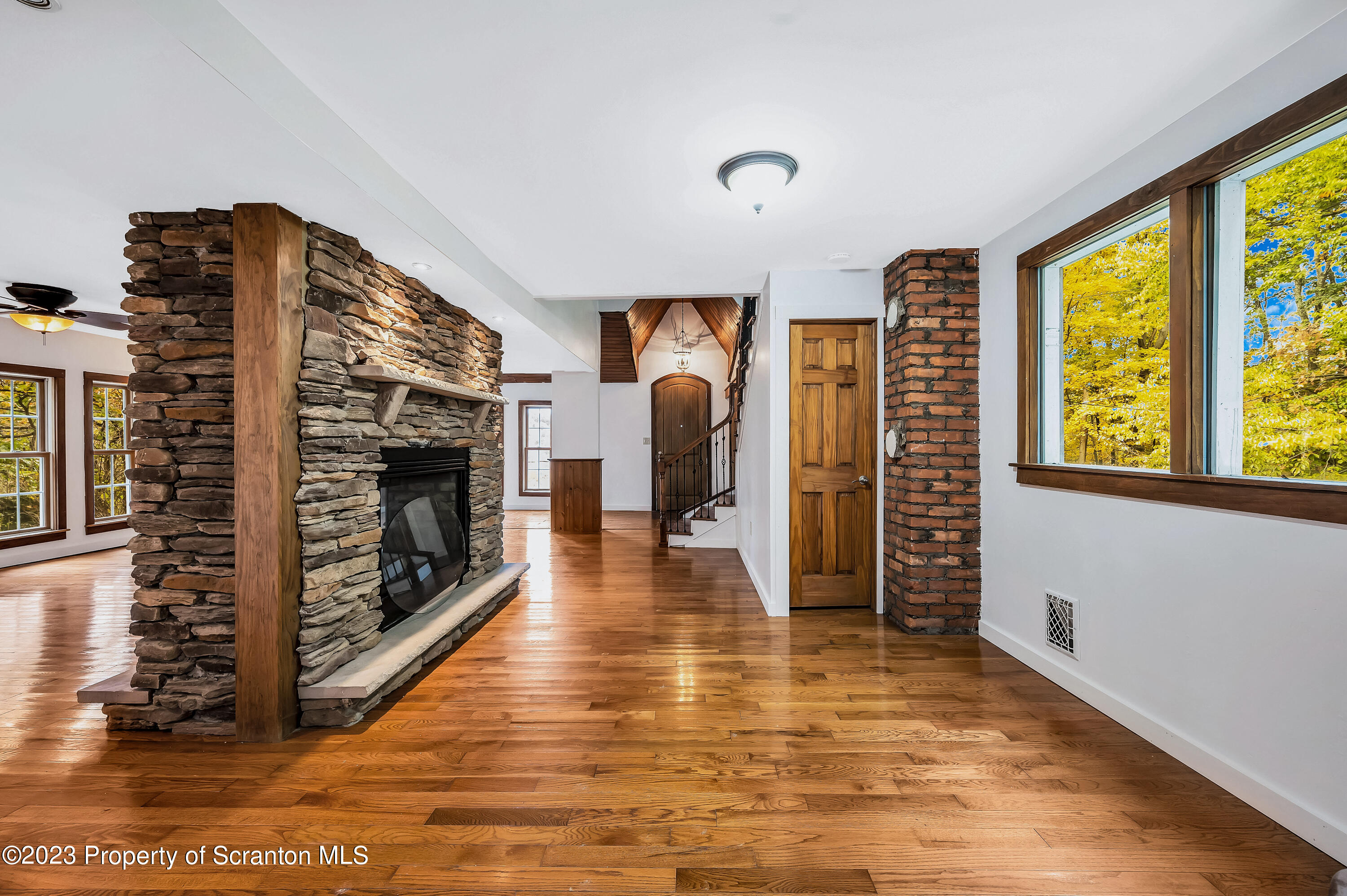 21 Ridge Street Dallas, PA 18612 - Photo 10 of 92