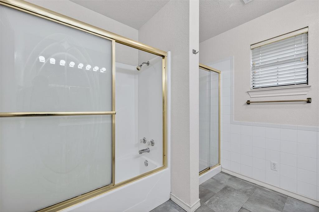 443 Lakewood Road Denison, TX 75020 - Photo 32 of 38 a view of front door