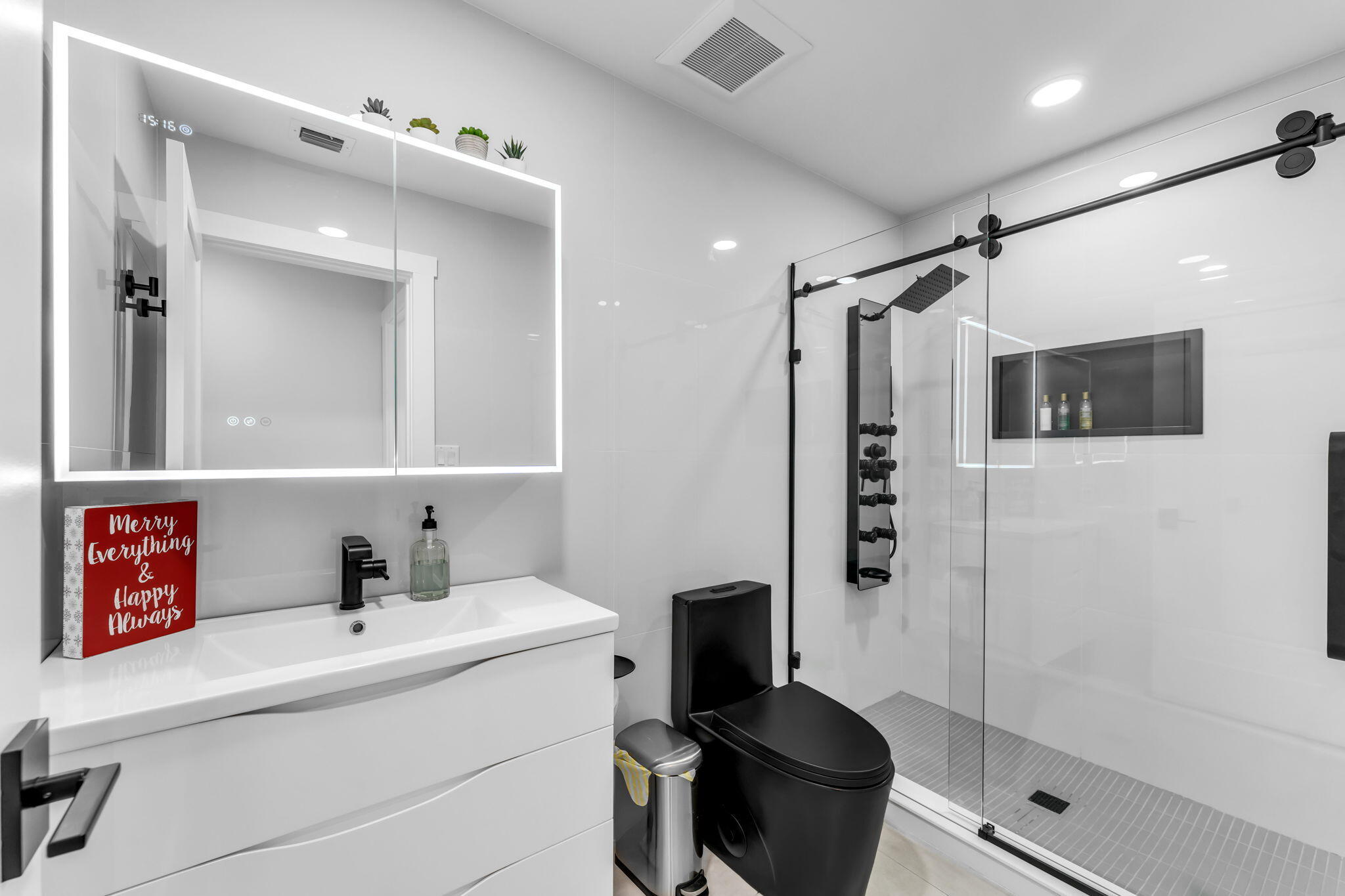 2 Sexton Cove Road Key Largo, FL 33037 - Photo 17 of 45 Guest bathroom
