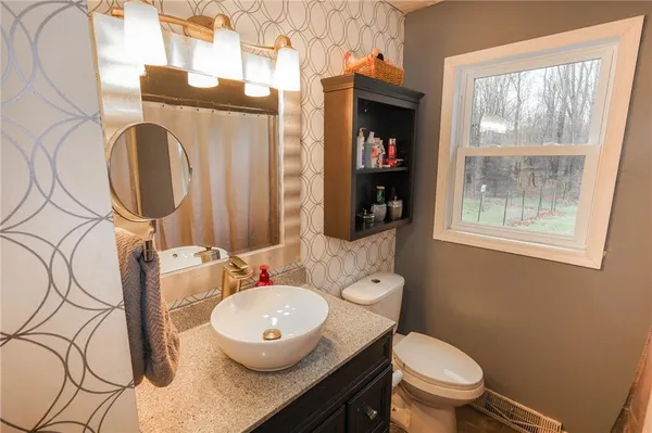 $249,900 | 470 North Liberty Road, Grove City, PA 16127