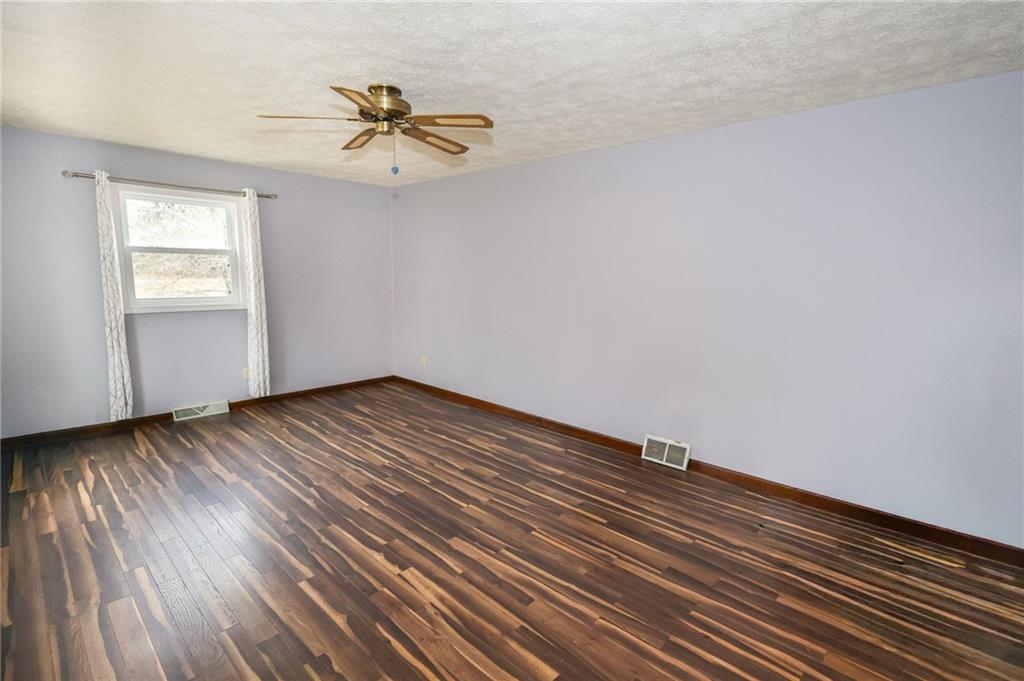 470 North Liberty Road Grove City, PA 16127 - Photo 6 of 22