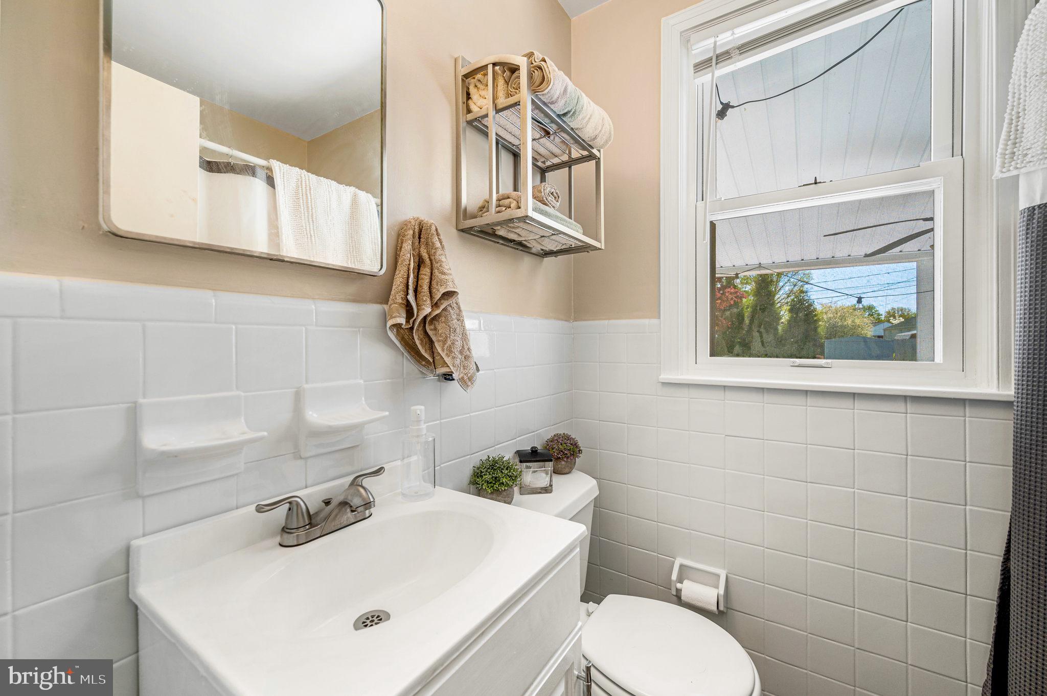 4 Fairfield Road Claymont, DE 19703 - Photo 16 of 25 Full Bath