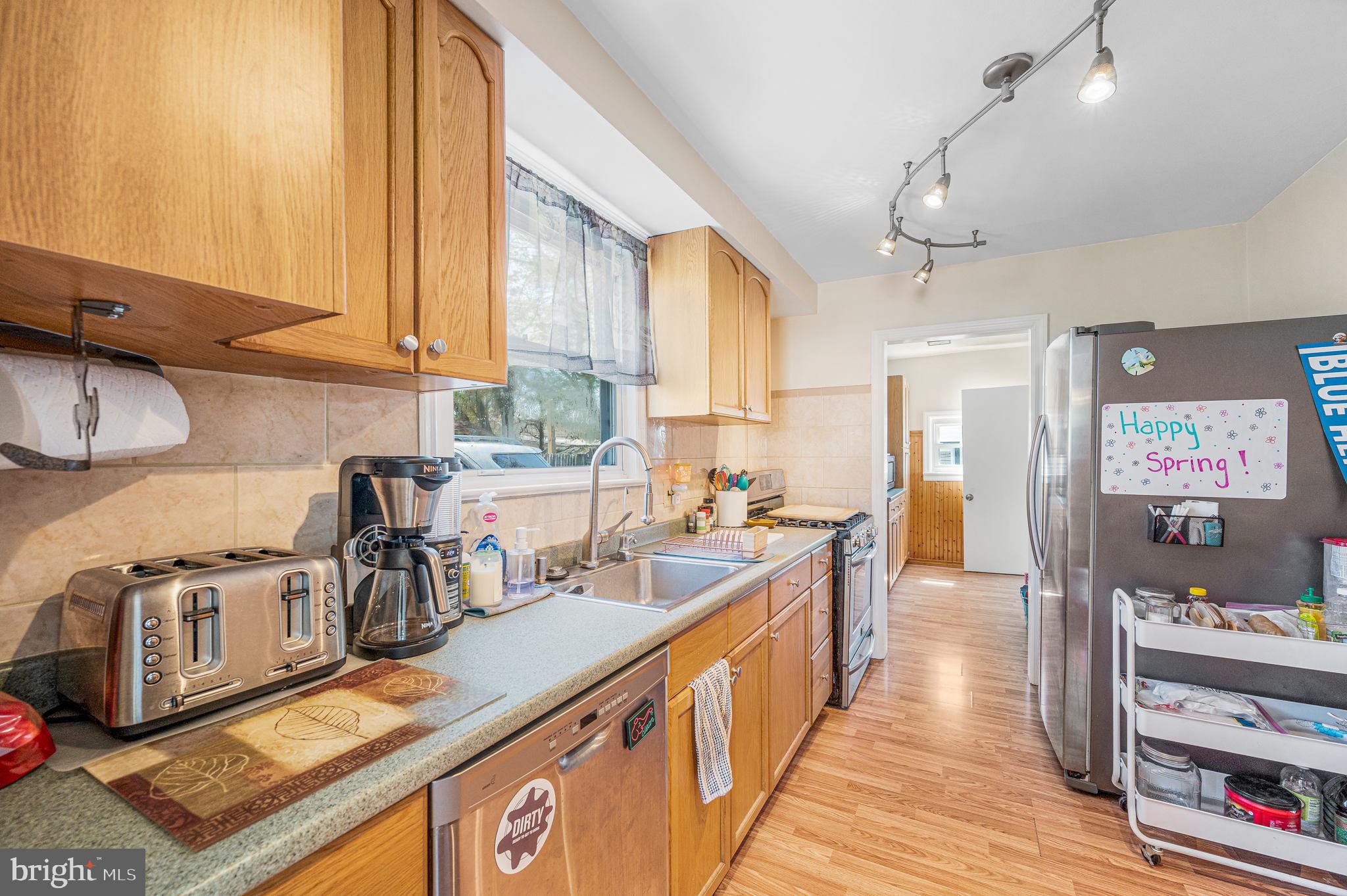 4 Fairfield Road Claymont, DE 19703 - Photo 10 of 25 Kitchen
