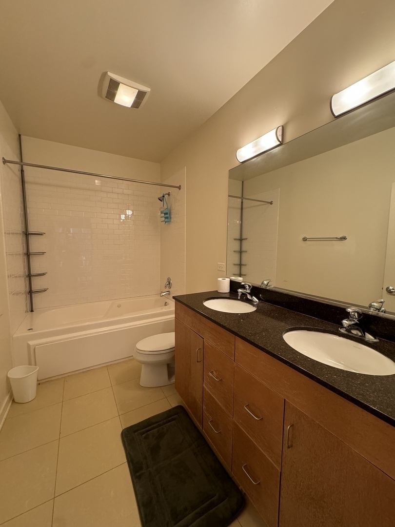 1155 West Roosevelt Road, Unit 204 Chicago, IL 60608 - Photo 9 of 13