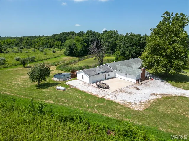 $120,000 | 8615 Snell Lane, Carlinville, IL 62626