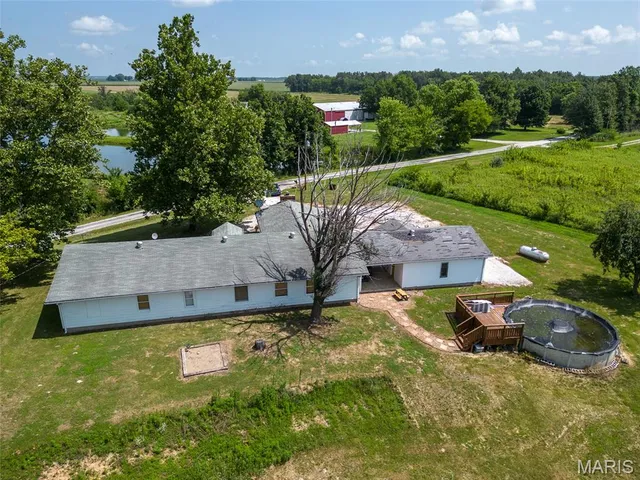 $120,000 | 8615 Snell Lane, Carlinville, IL 62626