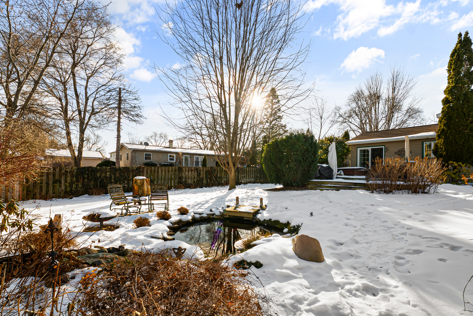 325 Hillandale Street Round Lake, IL 60073 - Photo 27 of 31 a view of a lounge chairs and snow on the wooden floor