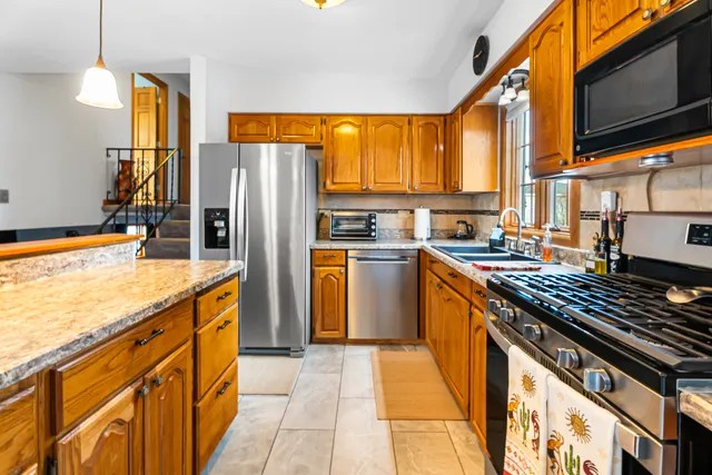 $330,000 | 325 Hillandale Street, Round Lake, IL 60073