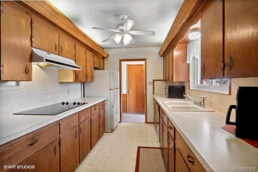 3115 Ward Court Wheat Ridge, CO 80215 - Photo 4 of 27 Gallery Image 4