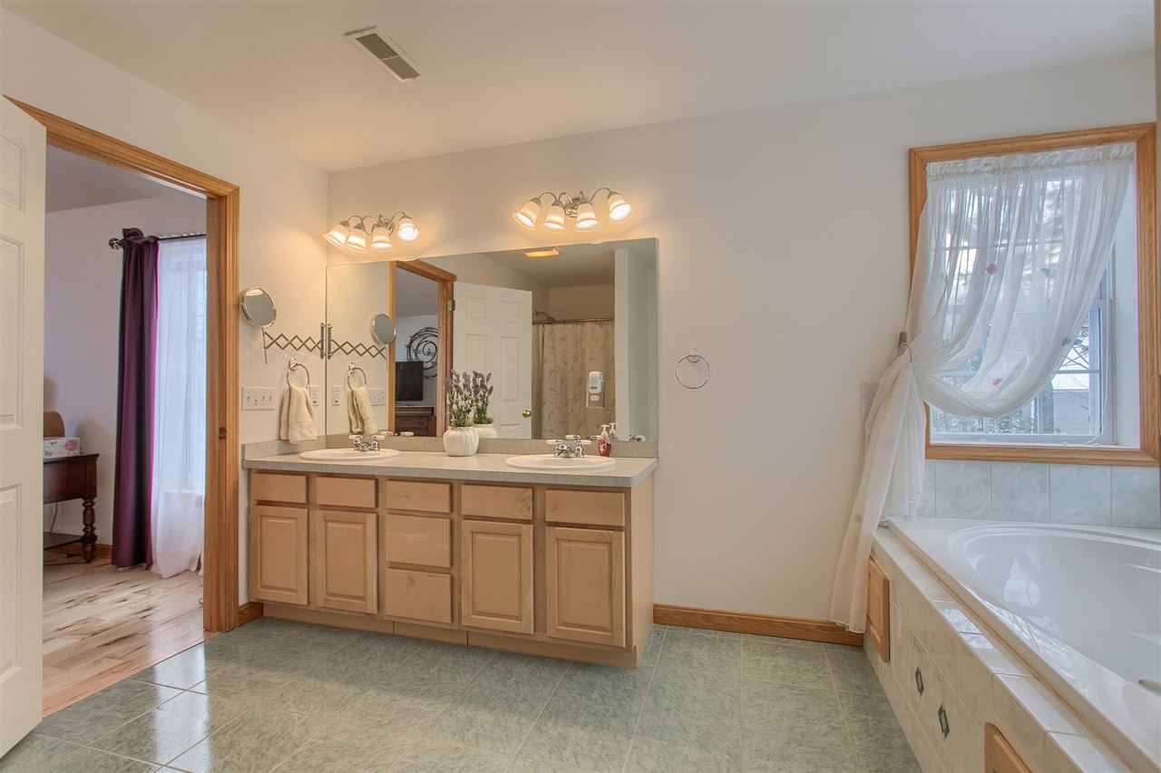 10 Squire Armour Road Windham, NH 03087 - Photo 29 of 40
