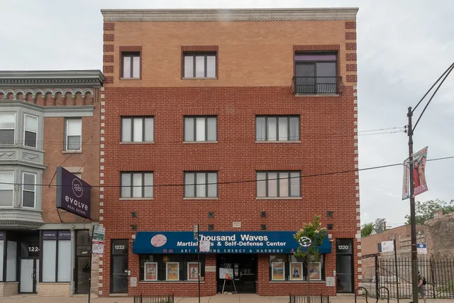 $2,650 | 1222 West Belmont Avenue, Unit 2, Chicago, IL 60657