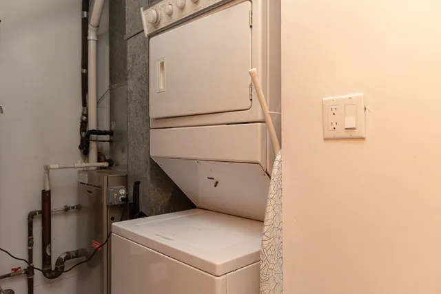 $2,650 | 1222 West Belmont Avenue, Unit 2, Chicago, IL 60657