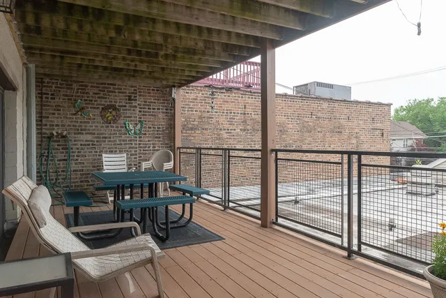 $2,650 | 1222 West Belmont Avenue, Unit 2, Chicago, IL 60657