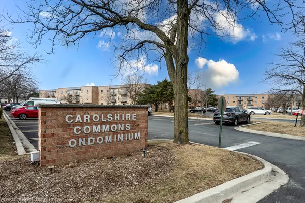 $155,500 | 147 West Elk Trail, Unit 147, Carol Stream, IL 60188