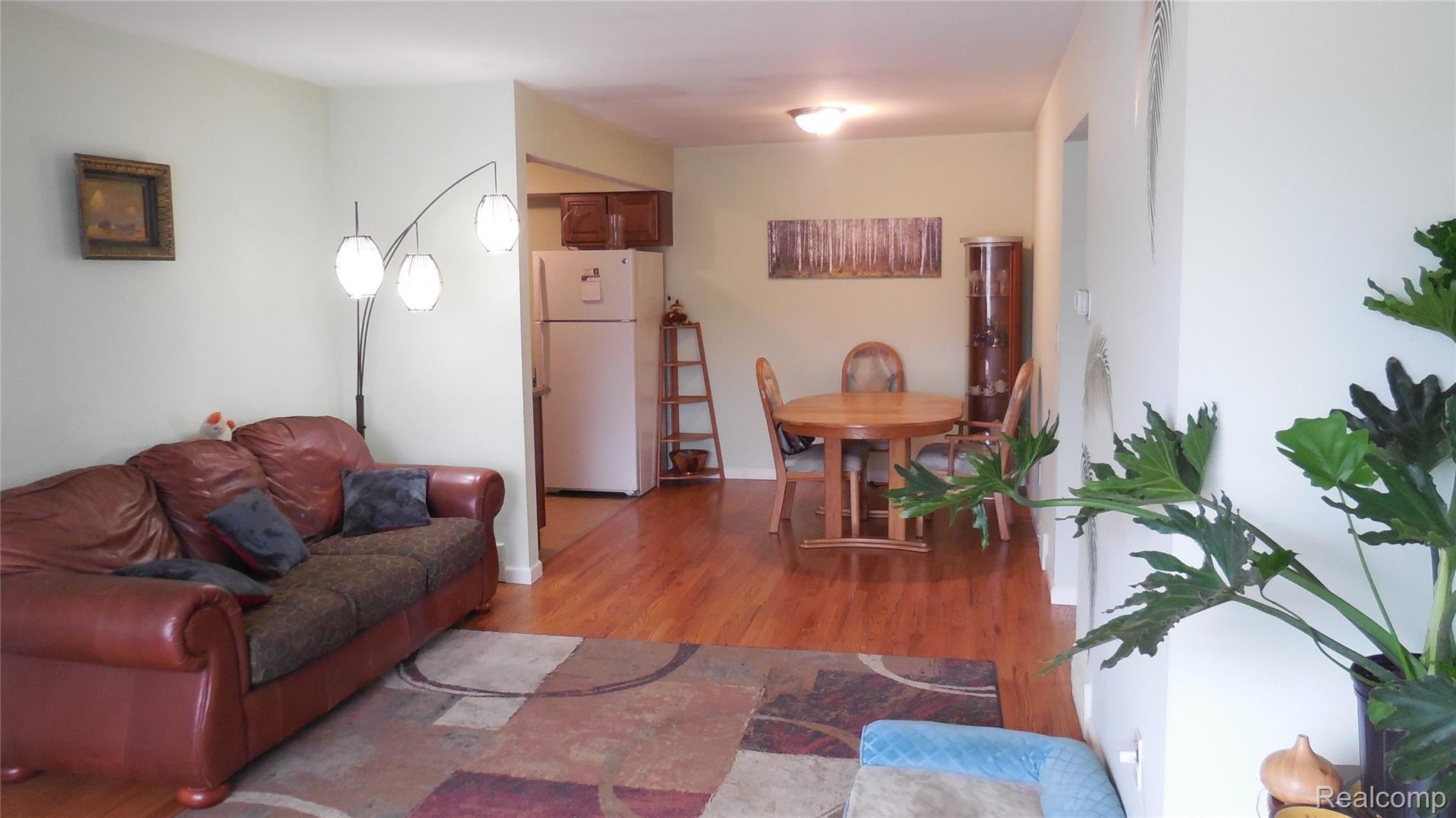 25675 Lahser Road, Unit B8 Southfield, MI 48033 - Photo 3 of 10 DSCN0032.JPG