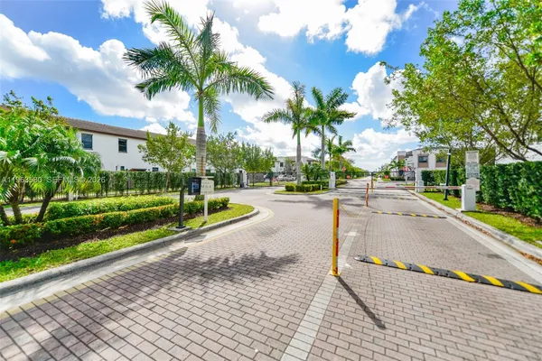 $3,000 | 20814 Northeast 5th Court, Unit 20814, Miami, FL 33179