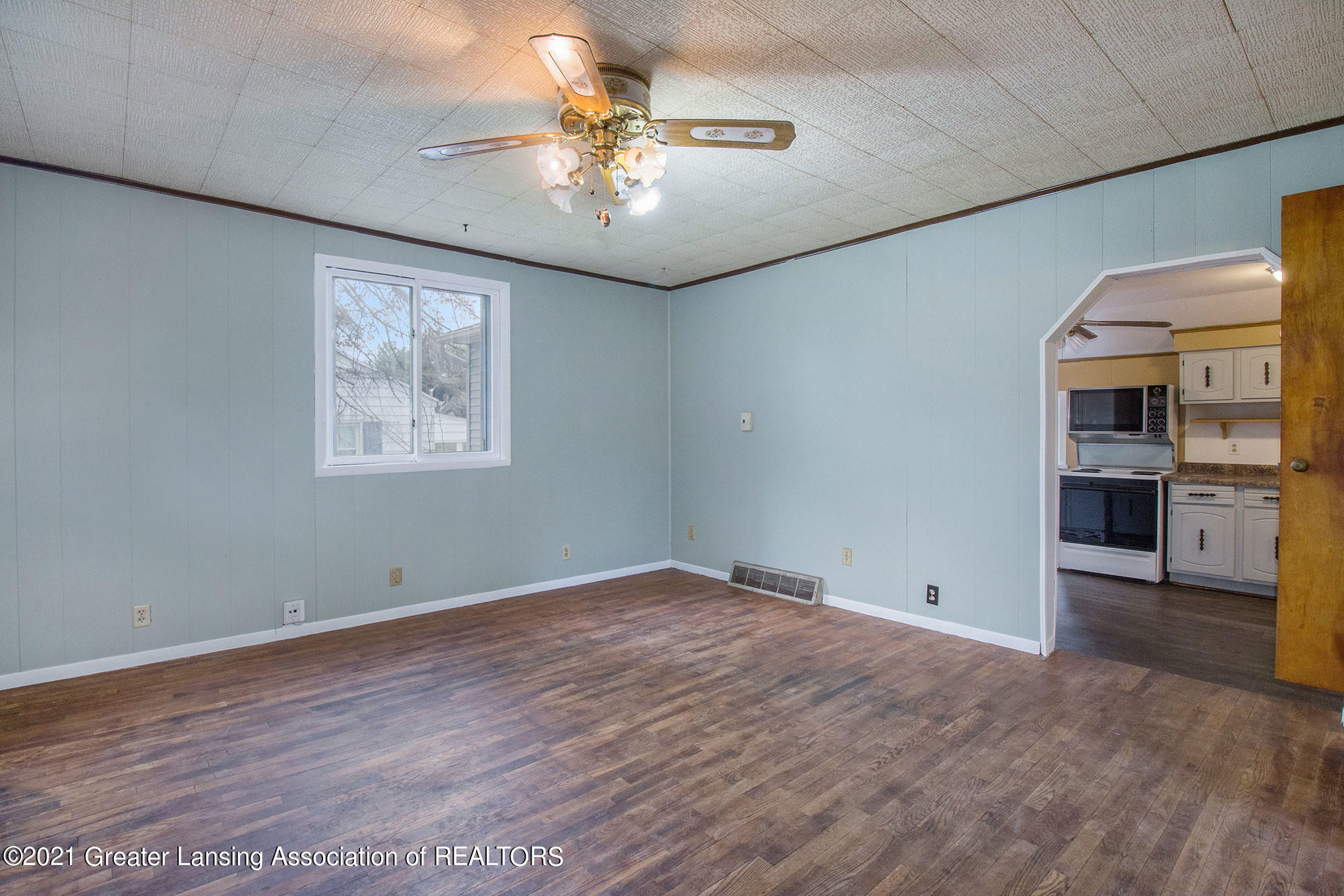 14480 Boichot Road Lansing, MI 48906 - Photo 12 of 27 IMG_9980