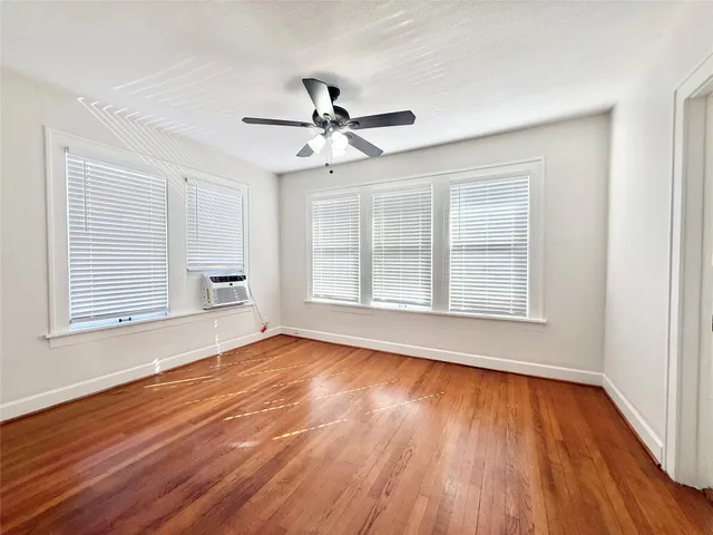 $1,095 | 1126 Berthea Street, Unit 15, Houston, TX 77006