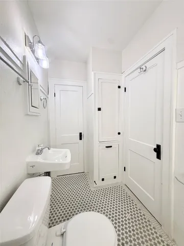 $1,095 | 1126 Berthea Street, Unit 15, Houston, TX 77006