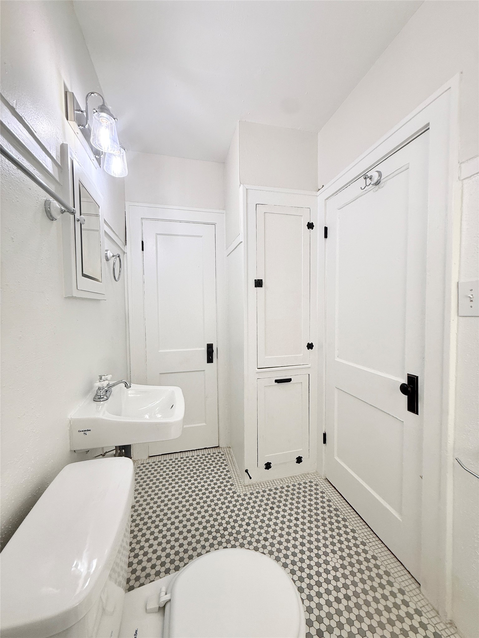 1126 Berthea Street, Unit 15 Houston, TX 77006 - Photo 16 of 17