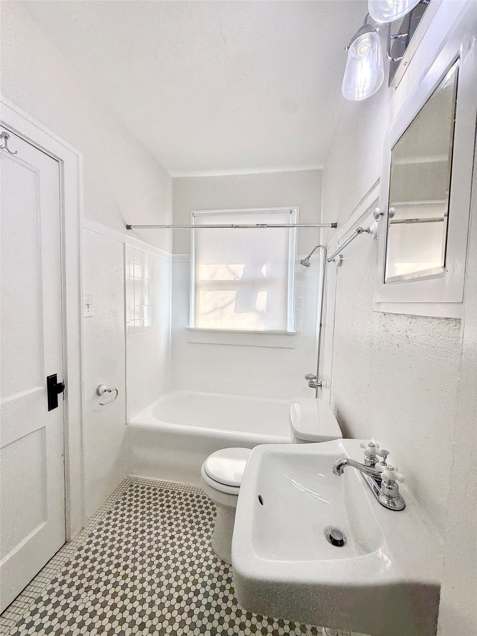 1126 Berthea Street, Unit 15 Houston, TX 77006 - Photo 17 of 17