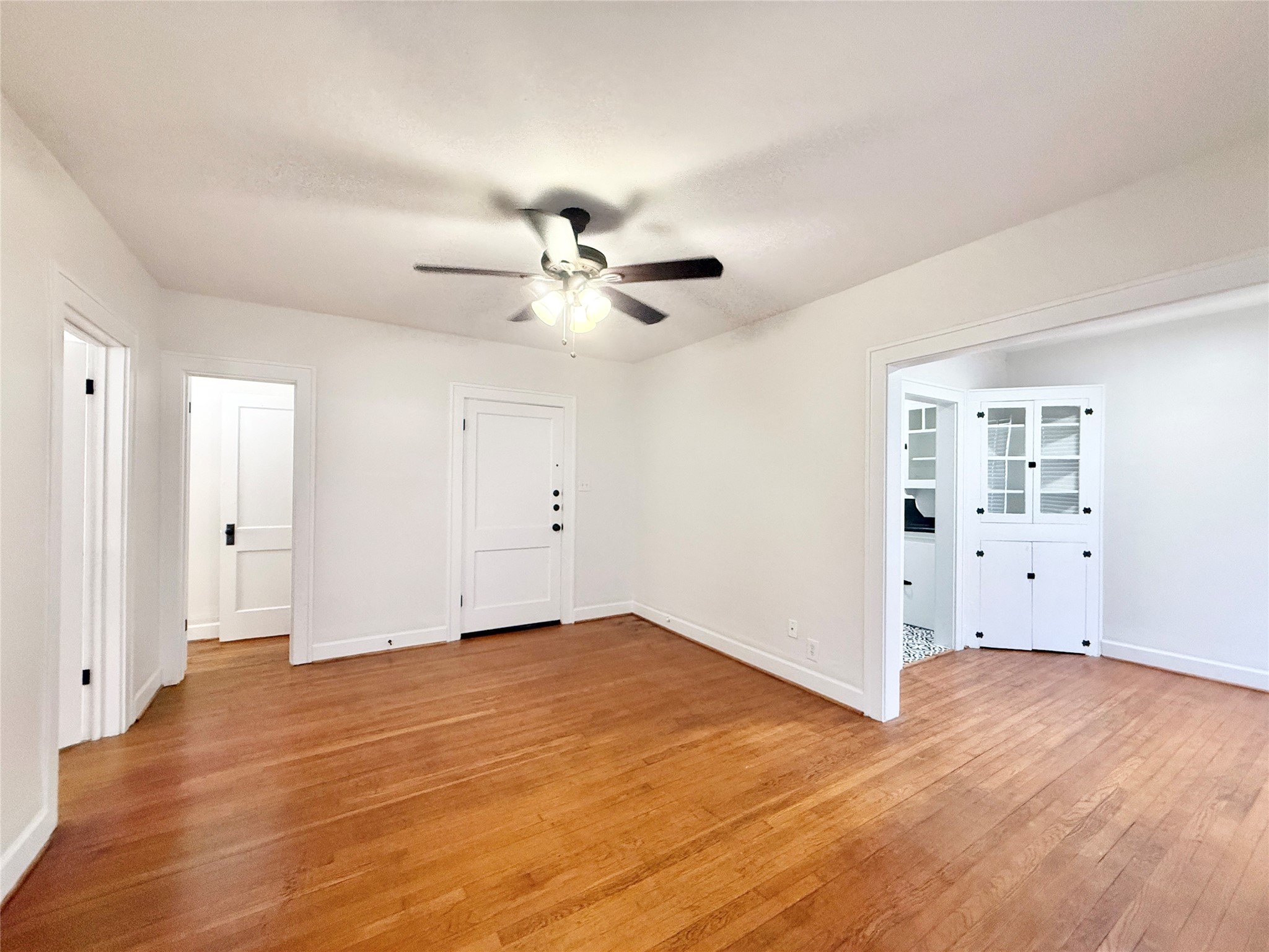 1126 Berthea Street, Unit 15 Houston, TX 77006 - Photo 5 of 17