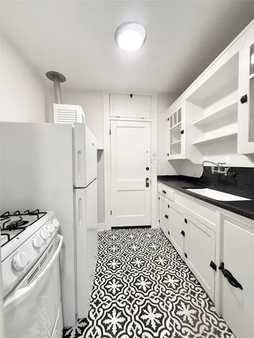 $1,095 | 1126 Berthea Street, Unit 15, Houston, TX 77006