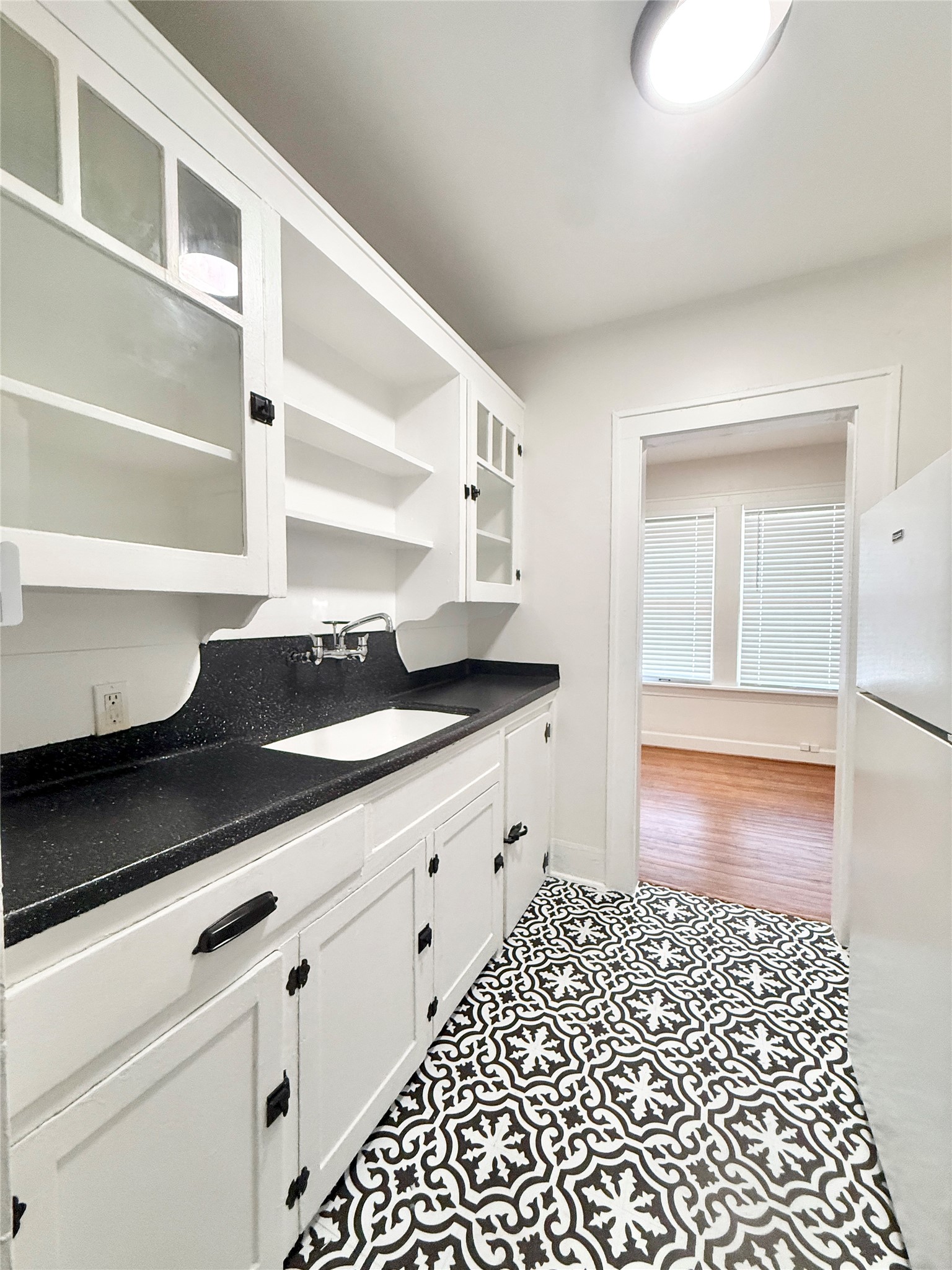 1126 Berthea Street, Unit 15 Houston, TX 77006 - Photo 10 of 17