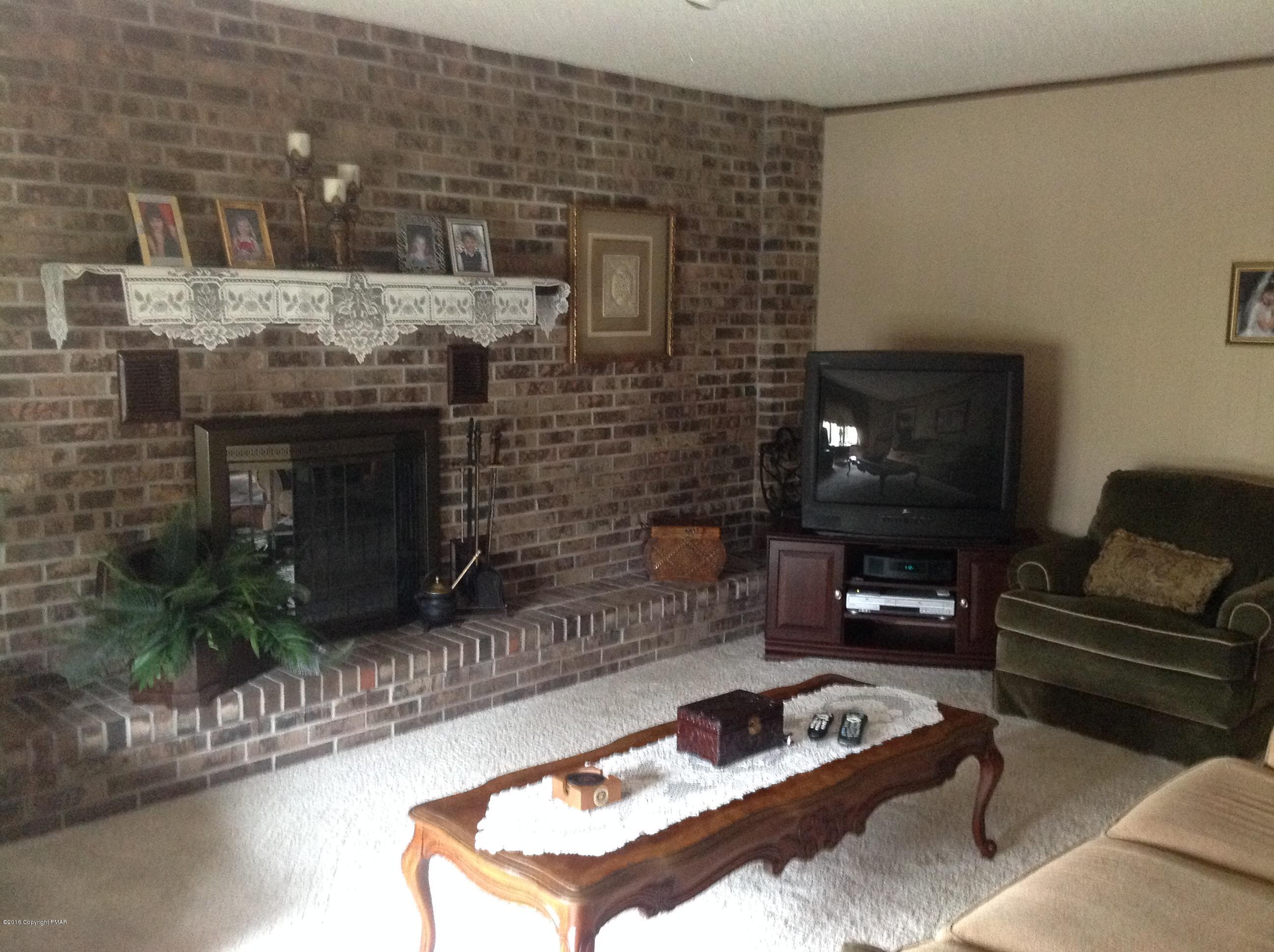 134 Faith Road Sugarloaf, PA 18249 - Photo 12 of 40 main level family room