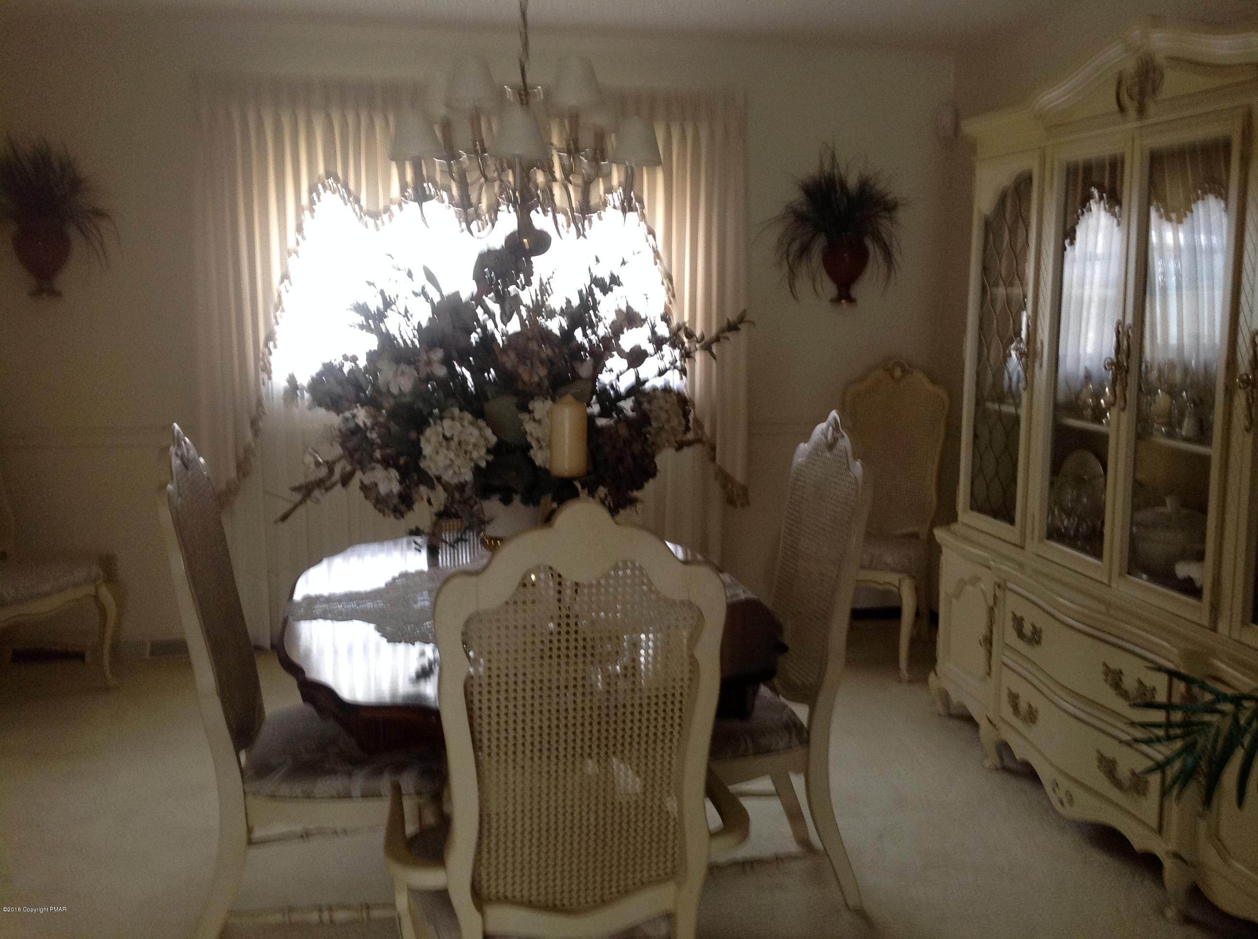 134 Faith Road Sugarloaf, PA 18249 - Photo 6 of 40 dining room