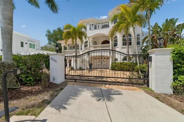 $2,990,000 | 6233 Bayshore Boulevard, Tampa, FL 33611