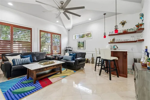 $2,990,000 | 6233 Bayshore Boulevard, Tampa, FL 33611