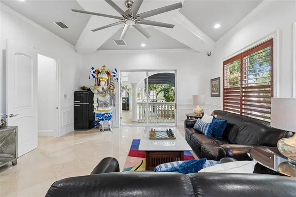 $2,990,000 | 6233 Bayshore Boulevard, Tampa, FL 33611