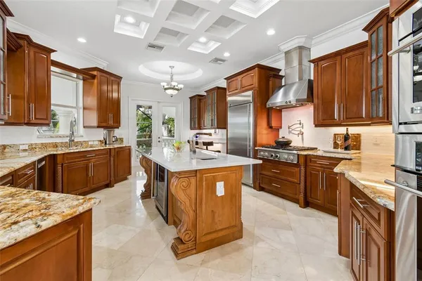 $2,990,000 | 6233 Bayshore Boulevard, Tampa, FL 33611