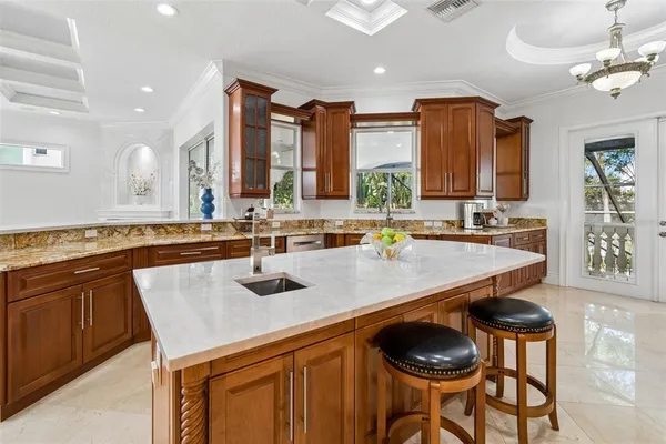 $2,990,000 | 6233 Bayshore Boulevard, Tampa, FL 33611