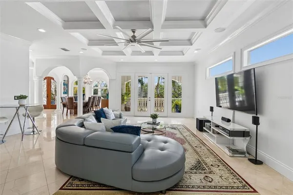 $2,990,000 | 6233 Bayshore Boulevard, Tampa, FL 33611