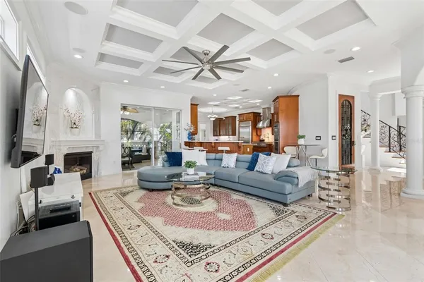 $2,990,000 | 6233 Bayshore Boulevard, Tampa, FL 33611