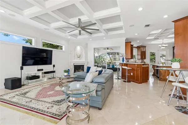 $2,990,000 | 6233 Bayshore Boulevard, Tampa, FL 33611