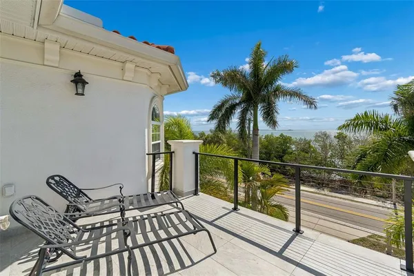 $2,990,000 | 6233 Bayshore Boulevard, Tampa, FL 33611