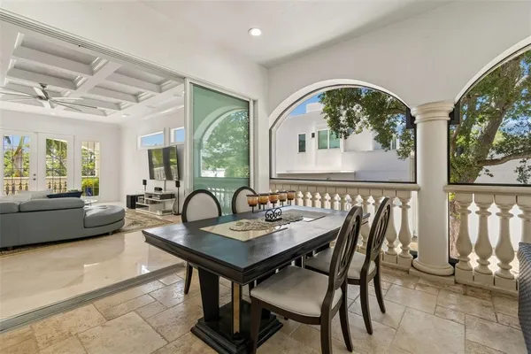 $2,990,000 | 6233 Bayshore Boulevard, Tampa, FL 33611