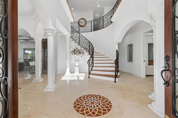 $2,990,000 | 6233 Bayshore Boulevard, Tampa, FL 33611