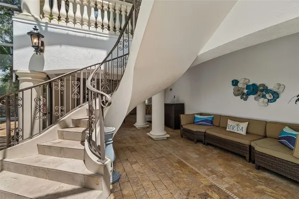 $2,990,000 | 6233 Bayshore Boulevard, Tampa, FL 33611